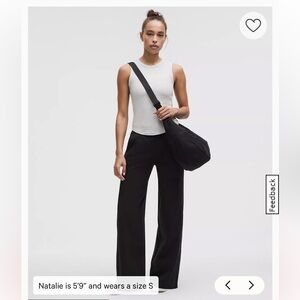 Lululemon • Scuba Midrise Wide Leg Pant • Size 8